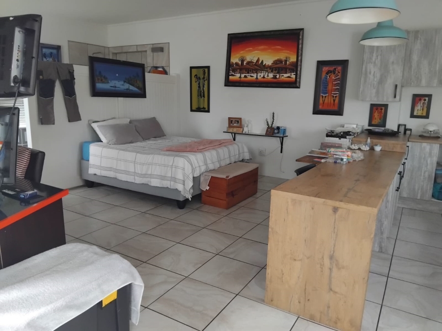 9 Bedroom Property for Sale in Country Club Western Cape